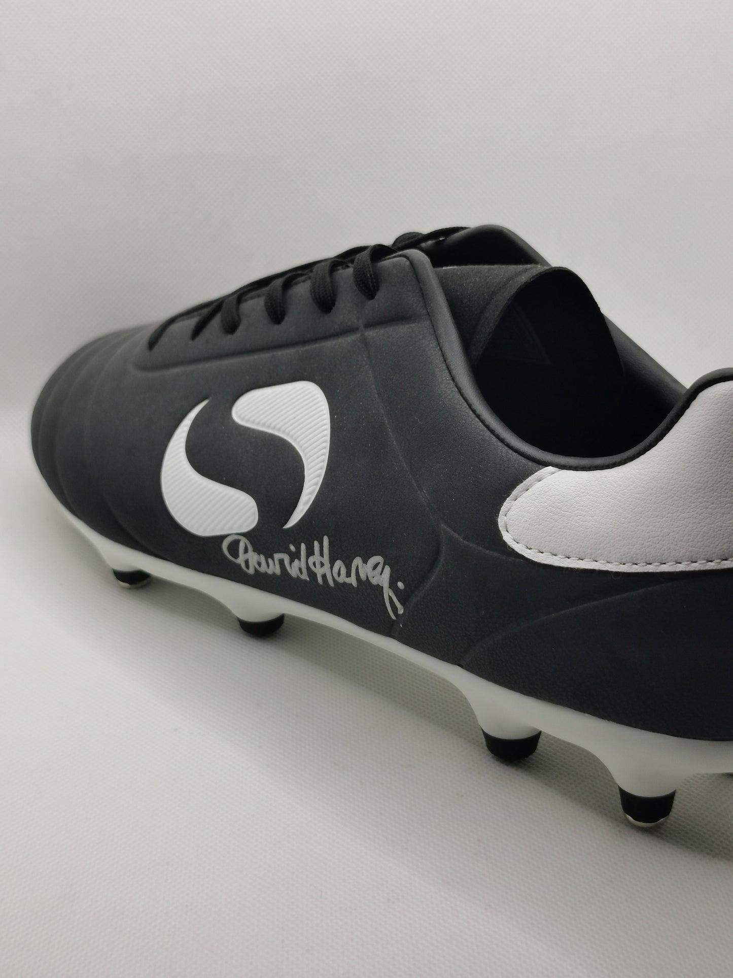 David Harvey signed boot - Leeds United(not game worn)