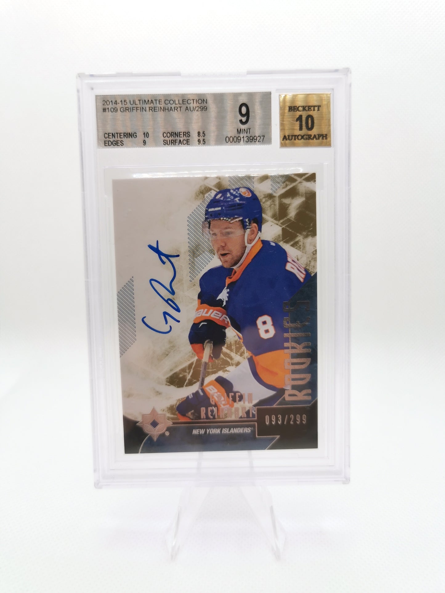 Griffin Reinhart Rookie NHL Auto Card (Beckett 9)