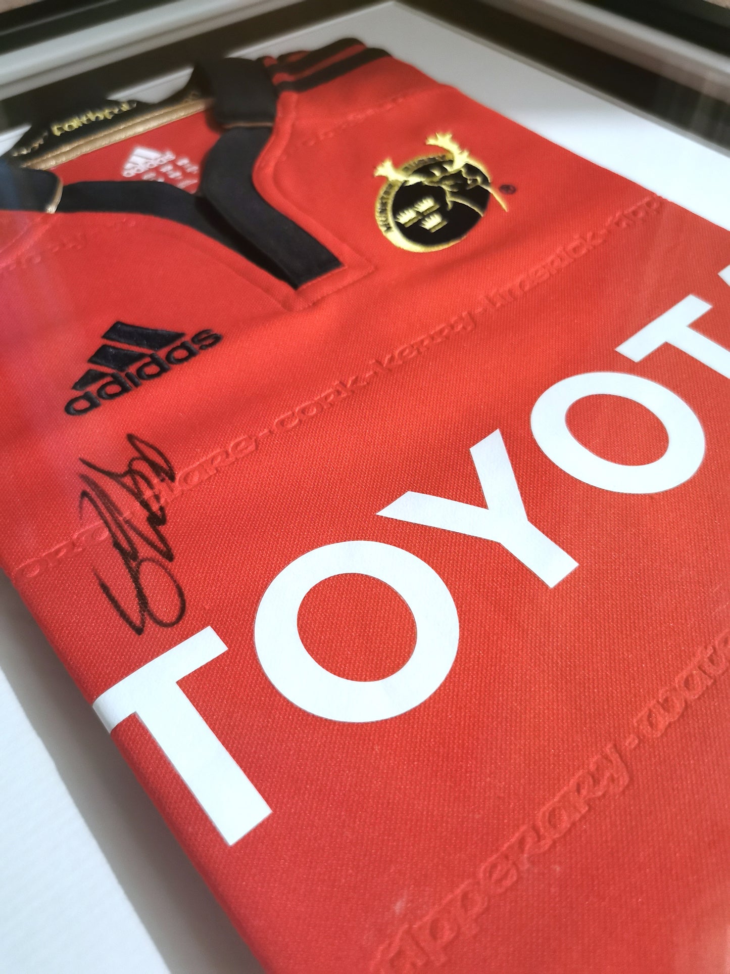 Simon Zebo Signed Munster Jersey (Framed)