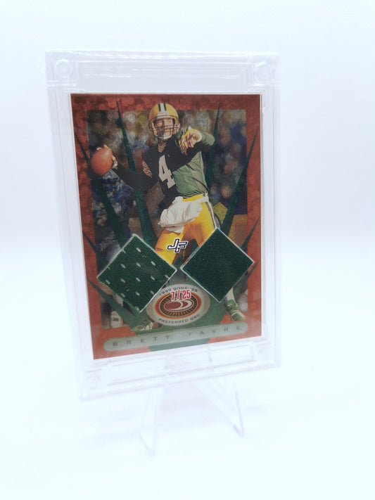 Brett Favre Double Game Worn Patch # 7/25 - Jersey Fusion Card