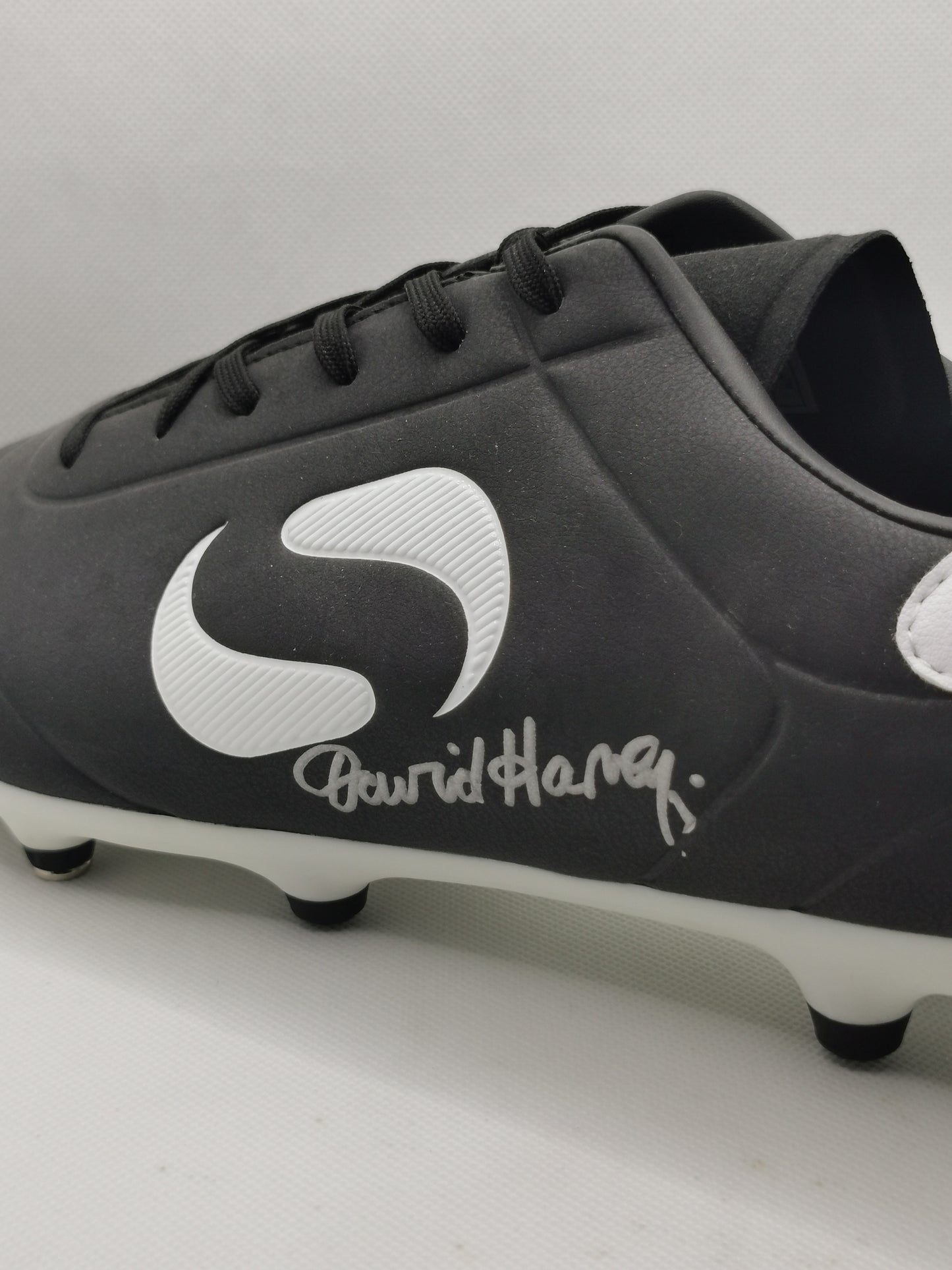 David Harvey signed boot - Leeds United(not game worn)