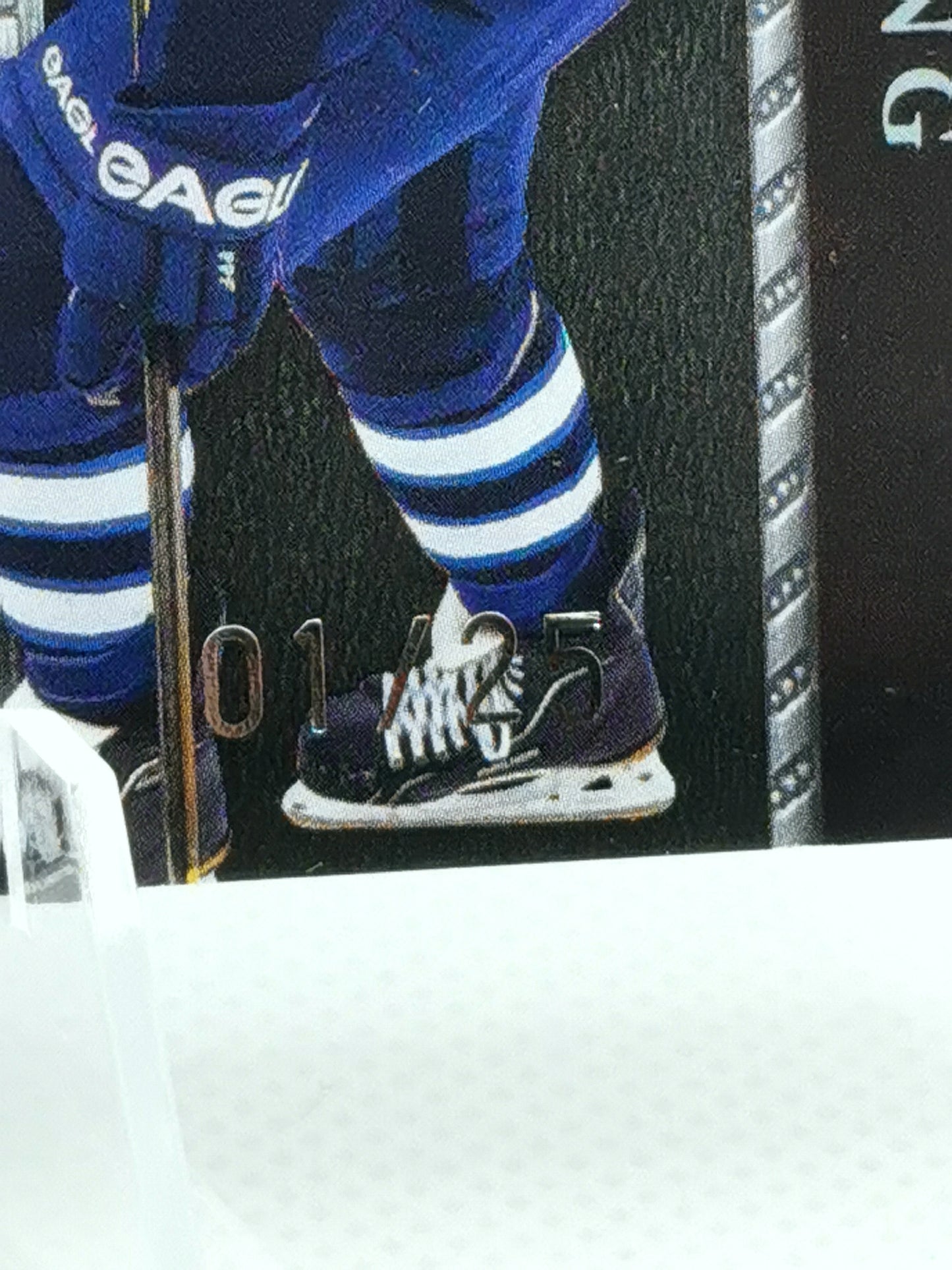 Andrew Ladd Game Worn Club Badge Patch - Panini Crown Royale Coat Of Arms